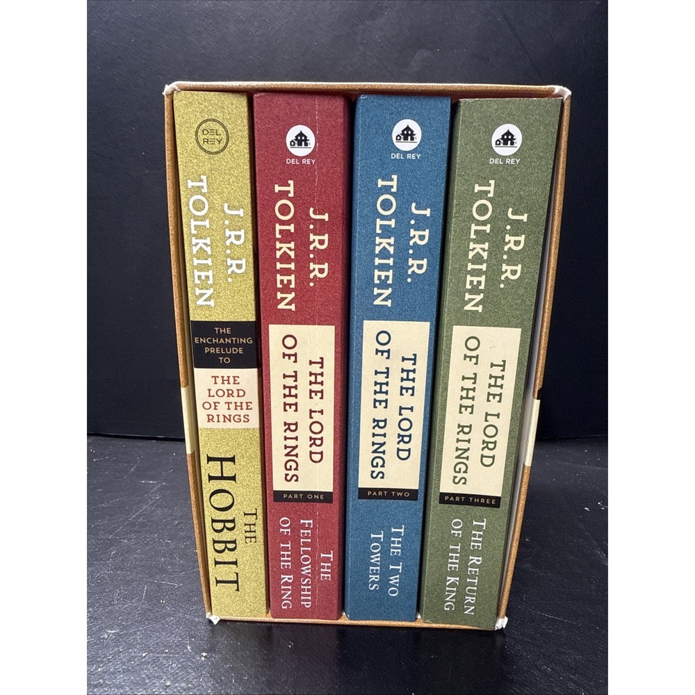 Lord of the rings box set JRR tolkien, the hobbit LOTR fantasy paperback